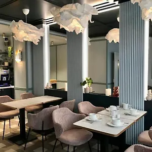 *** Otel Amadeus Fransa